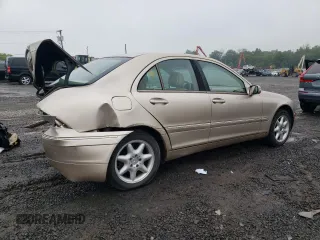 2003 Mercedes-Benz C 240 с VIN WDBRF81J13F374211, выставлен на аукционе Copart как лот 61156455 с пробегом 83 001 миль миль и Списание • Salvage title. История ставок и продаж доступна на DreamBid. Изображение 3.