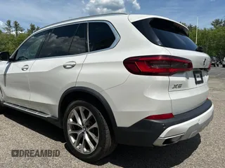 2019 BMW X5 xDrive40i z VIN 5UXCR6C56KLK99829, wystawiony jako Copart lot #58981345 z przebiegiem 165 939 mil mil oraz Tytuł czysty. Historia ofert i sprzedaży dostępna na DreamBid. Obrazek 3.