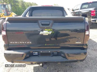 2009 Chevrolet Avalanche LTZ with VIN 3GNFK32029G183386, listed as a IAAI auction lot 42158590 with 307,685 mi miles and . Bid and sale history available at DreamBid. Image 17.