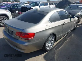 2008 BMW 3 Series 328i with VIN WBAWB33558P133091, listed as a IAAI auction lot 41648405 with 210,525 mi miles. Bid and sale history available at carsss.com. Image 4.