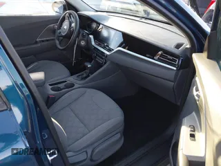2021 Kia Niro LX with VIN KNDCB3LC4M5471852, listed as a IAAI auction lot 41707597 with 163,144 mi miles. Bid and sale history available at carsss.com. Image 5.