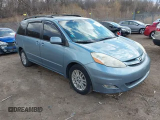 2007 Toyota Sienna XLE with VIN 5TDZK22C37S053965, listed as a IAAI auction lot 41902226 with 239,910 mi miles. Bid and sale history available at carsss.com. Image 1.
