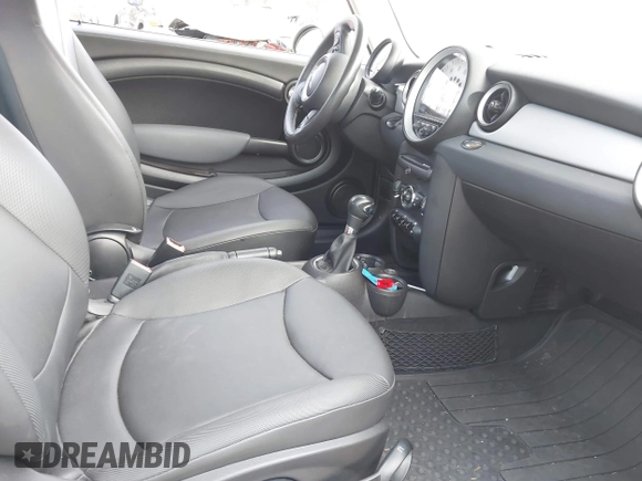 2012 MINI Hardtop with VIN WMWSU3C54CT259872, listed as a IAAI auction lot 41698147 with 98,181 mi miles and . Bid and sale history available at DreamBid. Image 5.