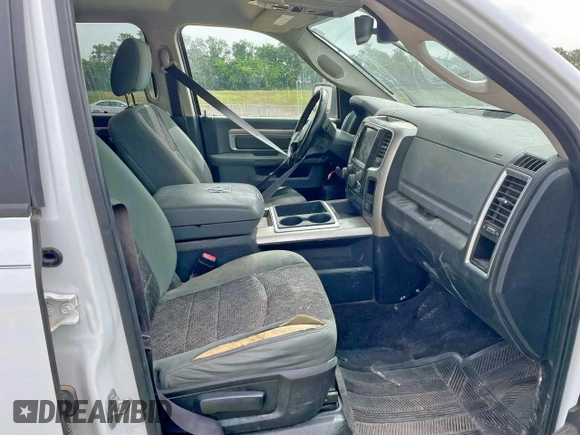 2015 Ram 1500 Outdoorsman z VIN 1C6RR7LM1FS688552, wystawiony jako Copart lot #57871575 z przebiegiem Nie podano mil oraz Czysty tytuł • Clean title. Historia ofert i sprzedaży dostępna na DreamBid. Obrazek 5.