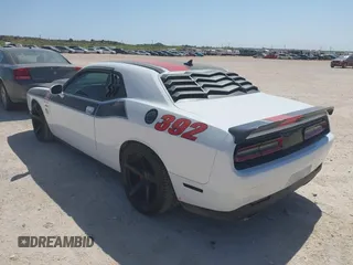 2019 Dodge Challenger R/T Scat Pack Widebody z VIN 2C3CDZFJ1KH546489, wystawiony jako IAAI lot #41857292 z przebiegiem 61 055 mil mil oraz . Historia ofert i sprzedaży dostępna na DreamBid. Obrazek 3.