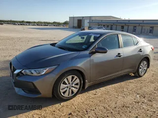 2020 Nissan Sentra S z VIN 3N1AB8BV0LY255623, wystawiony jako Copart lot #52204905 z przebiegiem 48 242 mil mil oraz Czysty tytuł • Clean title. Historia ofert i sprzedaży dostępna na DreamBid. Obrazek 1.