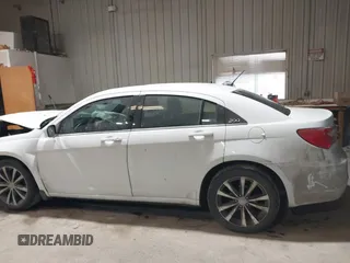 2012 Chrysler 200 S with VIN 1C3CCBHG1CN162040, listed as a IAAI auction lot 41265506 with 161,807 mi miles. Bid and sale history available at carsss.com. Image 14.