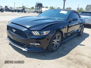 2017 Ford Mustang EcoBoost Premium z VIN 1FATP8UH8H5331324, wystawiony jako IAAI lot #42754503 z przebiegiem 84 209 mil mil oraz . Historia ofert i sprzedaży dostępna na DreamBid. Obrazek 22.