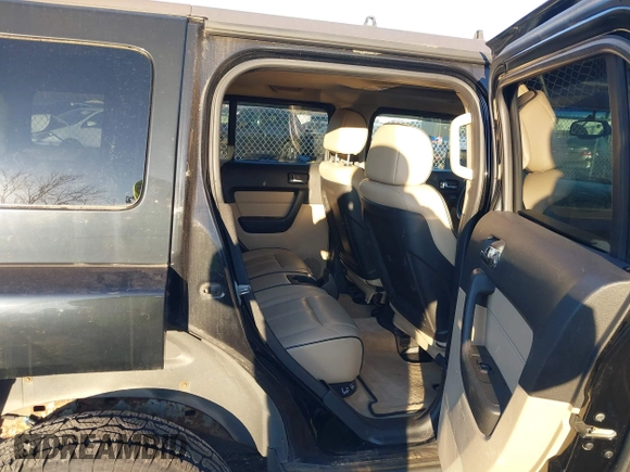 2006 Hummer H3 with VIN 5GTDN136668204393, listed as a IAAI auction lot 41436603 with 179,370 mi miles and . Bid and sale history available at DreamBid. Image 8.