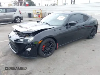 2013 Scion FR-S z VIN JF1ZNAA14D2733237, wystawiony jako IAAI lot #42098514 z przebiegiem 77 949 mil mil oraz . Historia ofert i sprzedaży dostępna na DreamBid. Obrazek 2.