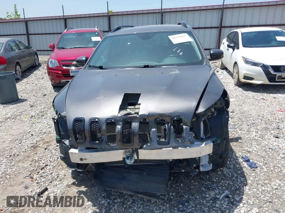 2018 Jeep Cherokee Latitude z VIN 1C4PJMCB8JD568944, wystawiony jako IAAI lot #42244217 z przebiegiem 34 945 mil mil oraz . Historia ofert i sprzedaży dostępna na DreamBid. Obrazek 12.
