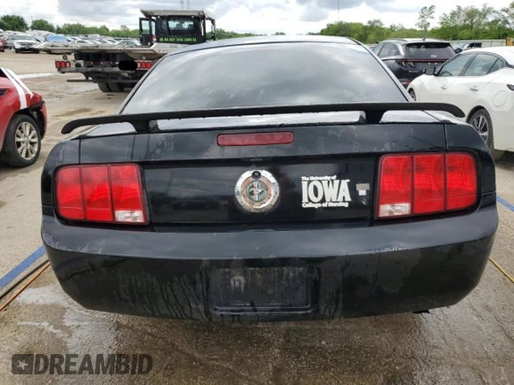 2005 Ford Mustang Deluxe z VIN 1ZVFT80N755258602, wystawiony jako Copart lot #57840845 z przebiegiem 155 278 mil mil oraz Szkoda całkowita • Salvage title. Historia ofert i sprzedaży dostępna na DreamBid. Obrazek 6.