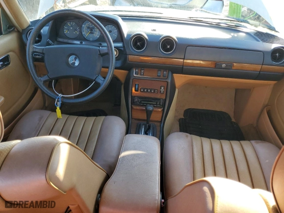 1984 Mercedes-Benz 300 Series 300D-T with VIN WDBAB33A3EA056616, listed as a Copart auction lot 49701345 with 119,935 mi miles and Clean Title. Bid and sale history available at carsss.com. Image 8.