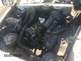 1994 GMC Suburban z VIN 1GKEC16K3RJ769051, wystawiony jako Copart lot #74576864 z przebiegiem Nie podano mil oraz Nie do naprawy • Non repairable. Historia ofert i sprzedaży dostępna na DreamBid. Obrazek 11.