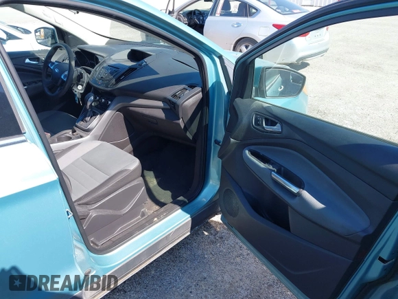 2013 Ford Escape SE with VIN 1FMCU0GX6DUA85991, listed as a IAAI auction lot 42222248 with 136,457 mi miles and . Bid and sale history available at DreamBid. Image 5.
