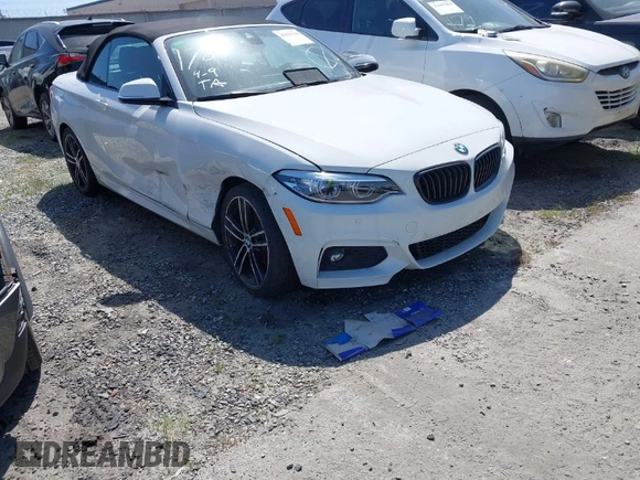 2020 BMW 2 Series 230i with VIN WBA2M7C02L7E85044, listed as a IAAI auction lot 41625210 with 27,232 mi miles. Bid and sale history available at carsss.com. Image 1.