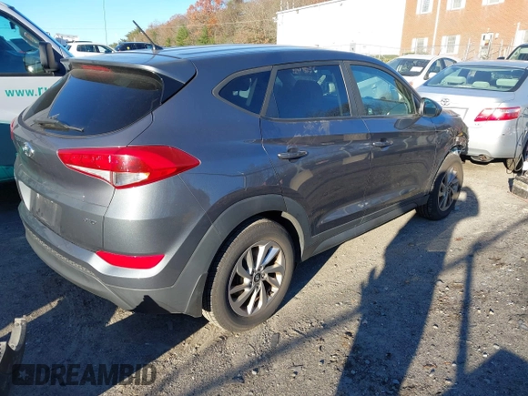 2018 Hyundai Tucson SE z VIN KM8J2CA48JU631165, wystawiony jako IAAI lot #41600722 z przebiegiem 120 021 mil mil oraz . Historia ofert i sprzedaży dostępna na DreamBid. Obrazek 4.
