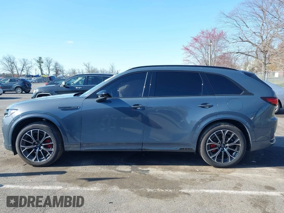 2025 Mazda CX-70 S Premium with VIN JM3KJDHC8S1102288, listed as a IAAI auction lot 41994535 with 2,122 mi miles and . Bid and sale history available at DreamBid. Image 15.