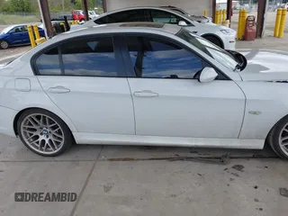 2007 BMW 3 Series 328i с VIN WBAVC53527FZ76805, выставлен на аукционе IAAI как лот 42543532 с пробегом 160 803 миль миль и . История ставок и продаж доступна на DreamBid. Изображение 13.