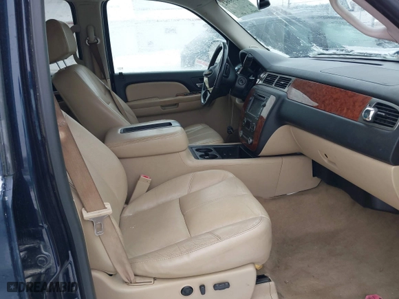 2007 Chevrolet Silverado 1500 LTZ with VIN 2GCEK13M771535698, listed as a IAAI auction lot 41295982 with 216,232 mi miles. Bid and sale history available at carsss.com. Image 5.