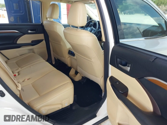 2018 Toyota Highlander Limited with VIN 5TDYZRFH8JS235979, listed as a IAAI auction lot 42324061 with 60,230 mi miles and . Bid and sale history available at DreamBid. Image 8.