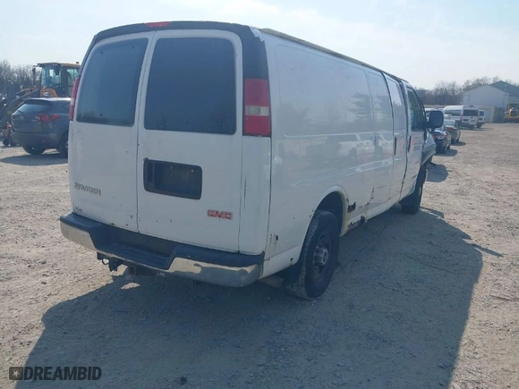 2005 GMC Savana Cargo Van Y3H Paratransit with VIN 1GTHG39U551134395, listed as a IAAI auction lot 41779525 with 1 mi miles. Bid and sale history available at carsss.com. Image 4.