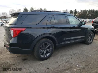 2023 Ford Explorer XLT with VIN 1FMSK8DH0PGC23329, listed as a Copart auction lot 83904284 with 3,402 mi miles and Salvage Title. Bid and sale history available at carsss.com. Image 3.