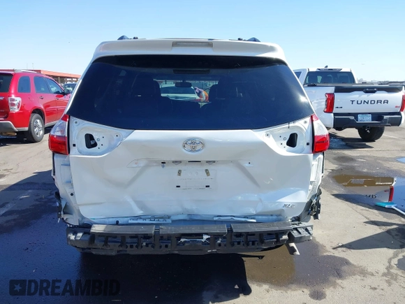 2017 Toyota Sienna XLE Auto Access Seat z VIN 5TDYZ3DC1HS889513, wystawiony jako IAAI lot #42290751 z przebiegiem 135 988 mil mil oraz . Historia ofert i sprzedaży dostępna na DreamBid. Obrazek 6.