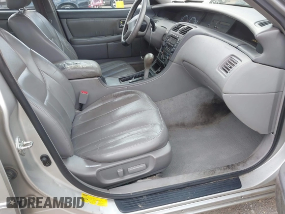 2001 Toyota Avalon XL with VIN 4T1BF28B31U195431, listed as a IAAI auction lot 41834554 with 224,414 mi miles and . Bid and sale history available at carsss.com. Image 5.