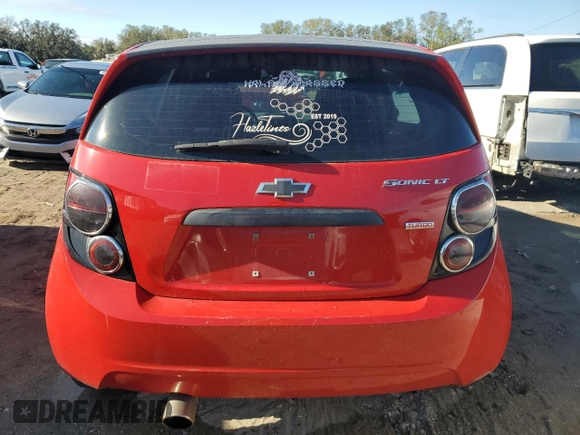 2012 Chevrolet Sonic LT z VIN 1G1JD6SB3C4187122, wystawiony jako Copart lot #80737724 z przebiegiem 113 104 mil mil oraz Czysty tytuł • Clean title. Historia ofert i sprzedaży dostępna na DreamBid. Obrazek 6.