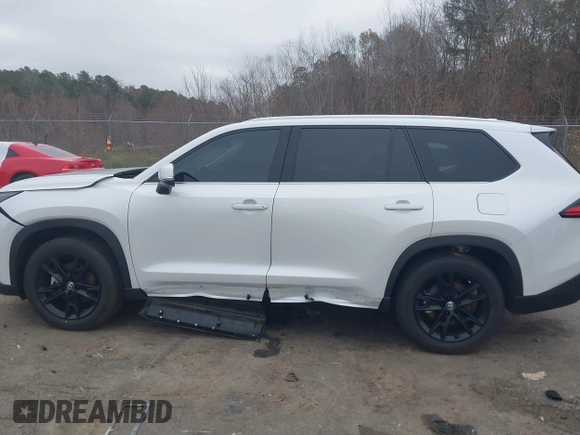 2024 Toyota Highlander XLE z VIN 5TDAAAA57RS001044, wystawiony jako IAAI lot #41132787 z przebiegiem 18 654 mil mil oraz . Historia ofert i sprzedaży dostępna na DreamBid. Obrazek 15.