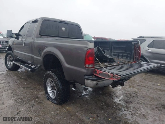 2004 Ford Super Duty F-250 XL with VIN 1FTNX21P54EC50710, listed as a IAAI auction lot 41541098 with 205,003 mi miles. Bid and sale history available at carsss.com. Image 3.