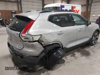 2024 Volvo XC40 Plus Dark Theme с VIN YV4L12UL0R2366601, выставлен на аукционе IAAI как лот 42206699 с пробегом 14 701 миль миль и . История ставок и продаж доступна на DreamBid. Изображение 6.