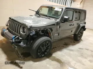 2023 Jeep Wrangler Sahara z VIN 1C4JJXP69PW698930, wystawiony jako Copart lot #66679874 z przebiegiem 9 161 mil mil oraz Szkoda całkowita • Salvage title. Historia ofert i sprzedaży dostępna na DreamBid. Obrazek 1.