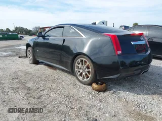 2013 Cadillac CTS-V z VIN 1G6DV1EP2D0167743, wystawiony jako IAAI lot #41450088 z przebiegiem 131 184 mil mil oraz . Historia ofert i sprzedaży dostępna na DreamBid. Obrazek 3.
