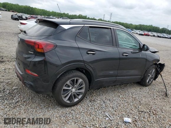 2020 Buick Encore GX Select z VIN KL4MMDSL6LB096756, wystawiony jako Copart lot #53494315 z przebiegiem 109 932 mil mil oraz Szkoda całkowita • Salvage title. Historia ofert i sprzedaży dostępna na DreamBid. Obrazek 3.