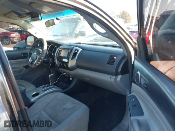 2015 Toyota Tacoma with VIN 3TMMU4FN5FM077680, listed as a IAAI auction lot 41008355 with 221,940 mi miles. Bid and sale history available at carsss.com. Image 5.