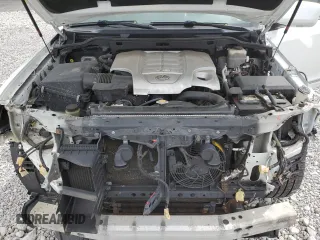2011 Lexus LX 570 z VIN JTJHY7AXXB4061977, wystawiony jako Copart lot #57298345 z przebiegiem 177 793 mil mil oraz Szkoda całkowita • Salvage title. Historia ofert i sprzedaży dostępna na DreamBid. Obrazek 12.