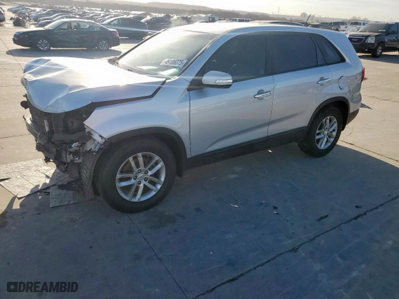 2015 Kia Sorento LX with VIN 5XYKT3A61FG591592, listed as a Copart auction lot 49106075 with 245,495 mi miles and Salvage Title. Bid and sale history available at carsss.com. Image 1.