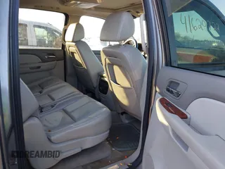 2008 Chevrolet Suburban LTZ with VIN 1GNFK16368R164170, listed as a IAAI auction lot 41620722 with 278,634 mi miles. Bid and sale history available at carsss.com. Image 8.