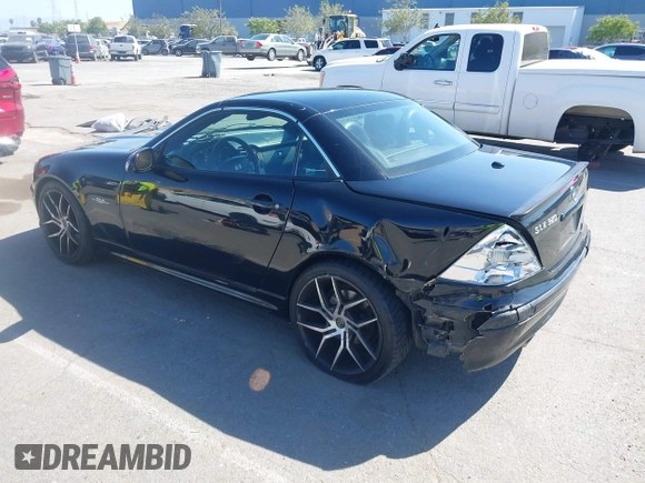 2004 Mercedes-Benz SLK 230/320 z VIN WDBKK65FX4F308099, wystawiony jako IAAI lot #42320907 z przebiegiem 173 122 mil mil oraz . Historia ofert i sprzedaży dostępna na DreamBid. Obrazek 3.