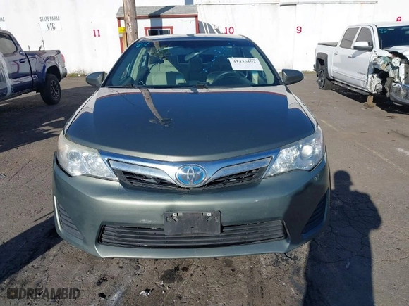 2013 Toyota Camry Hybrid LE with VIN 4T1BD1FK2DU094842, listed as a IAAI auction lot 41436192 with 136,647 mi miles. Bid and sale history available at carsss.com. Image 12.