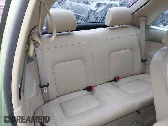 2006 Volkswagen New Beetle Coupe with VIN 3VWRW31C06M402944, listed as a IAAI auction lot 41858922 with 97,518 mi miles. Bid and sale history available at carsss.com. Image 8.