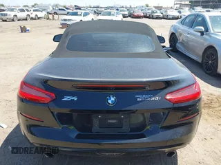2020 BMW Z4 sDrive30i z VIN WBAHF3C06LWW72769, wystawiony jako IAAI lot #42458058 z przebiegiem 38 448 mil mil oraz . Historia ofert i sprzedaży dostępna na DreamBid. Obrazek 16.