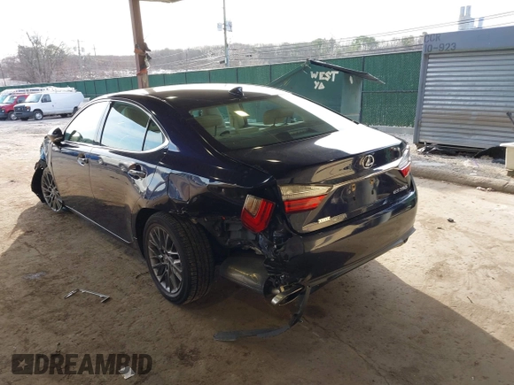 2018 Lexus ES with VIN 58ABK1GG7JU107539, listed as a IAAI auction lot 41762240 with 58,167 mi miles. Bid and sale history available at carsss.com. Image 3.