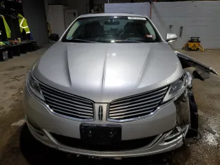 2013 Lincoln MKZ with VIN 3LN6L2J98DR817258, listed as a Copart auction lot 42723025 with 100,778 mi miles and Salvage Title. Bid and sale history available at DreamBid. Image 5.
