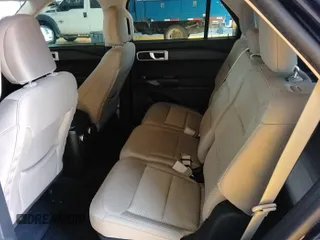 2022 Ford Explorer z VIN 1FMSK7BH3NGB04281, wystawiony jako IAAI lot #42511061 z przebiegiem 72 613 mil mil oraz . Historia ofert i sprzedaży dostępna na DreamBid. Obrazek 19.