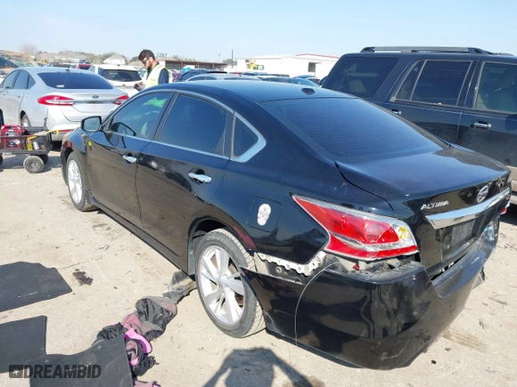 2014 Nissan Altima 2.5 SV with VIN 1N4AL3AP3EC400848, listed as a IAAI auction lot 41702231 with 246,548 mi miles. Bid and sale history available at carsss.com. Image 3.