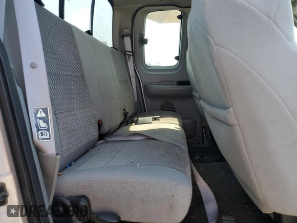 2003 Ford F-150 z VIN 2FTRX08W83CB03269, wystawiony jako Copart lot #63915625 z przebiegiem 150 127 mil mil oraz Czysty tytuł • Clean title. Historia ofert i sprzedaży dostępna na DreamBid. Obrazek 10.