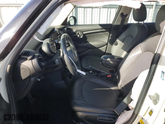 2019 MINI Hardtop 4 Door Cooper with VIN WMWXU1C57K2J01914, listed as a Copart auction lot 84330304 with 43,399 mi miles and Salvage Title. Bid and sale history available at DreamBid. Image 7.